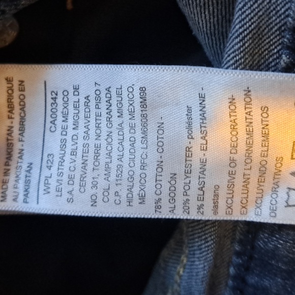 Womens NEW SIGNATURE LEVI SHAPING JEANS. 4. (WAIST 27) - Picture 15 of 15